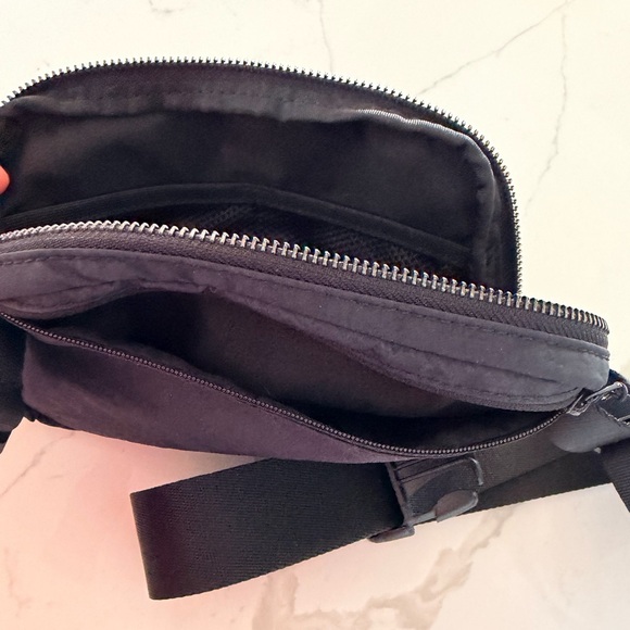 Lululemon Crossbody Bag & Card Case - Picture 9 of 16